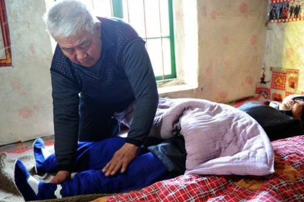 “男怕生前穿靴,女怕生后戴帽”,到底是啥意思要注意点什么