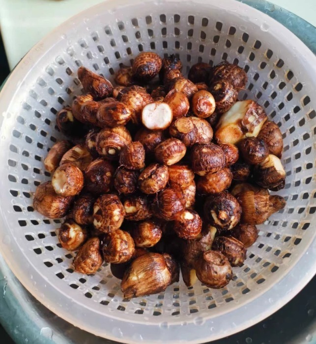 这菜称“碱性食物”，比肉好吃，头发乌黑，牙齿洁白，腰围细2圈