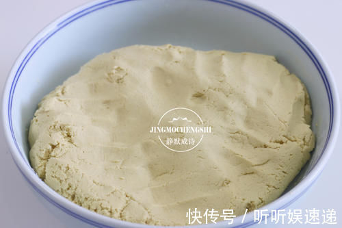 家乡美食黄米面油炸糕,每年过年前都炸一大盆,外酥里嫩吃不够