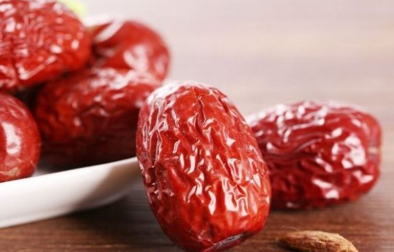 大枣|红枣配“一宝”,大肚腩消了,失眠治好了,养出好气色,年轻不老
