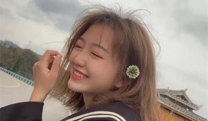 网红|她是《变形计》中的神仙妹妹,高二辍学成网红,化浓妆直播引热议