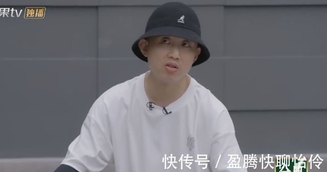 陳小春又犯迷糊,讀錯號碼幫趙文卓拉票,胡海泉再次捂嘴偷笑