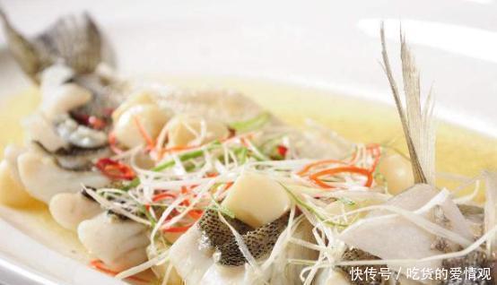  生猛新鲜|清蒸的鱼吃起来很腥教你一招，蒸出来的鱼肉细腻嫩滑一点也不腥