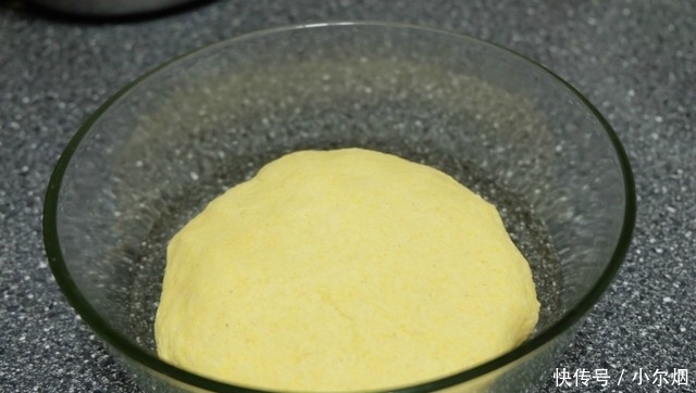 粗粮细做,玉米面最好吃的做法来了,不用蒸不用烤,孩子们都说好