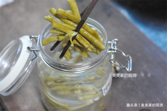 天热,孩子爱上了此早餐,一口下去满嘴生津,五分钟上桌超省事