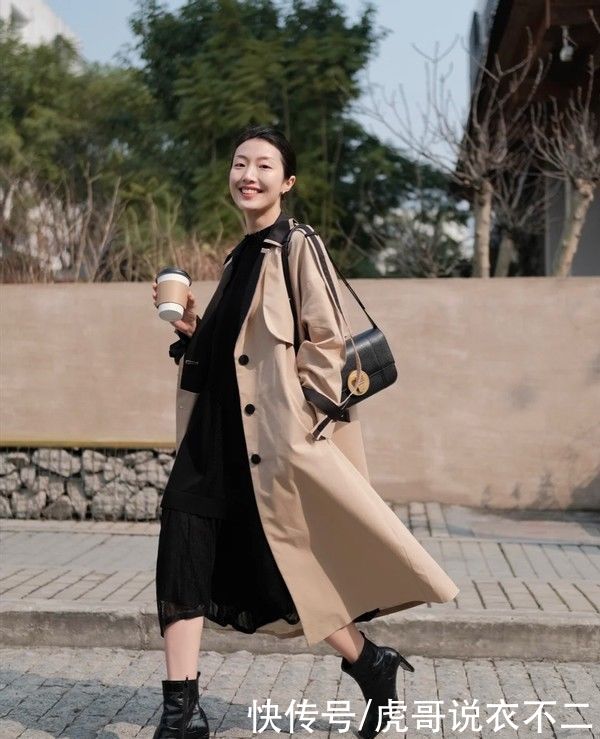 开春惊艳“朋友圈”的穿搭了解一下，每一套都优雅动人，值得借鉴