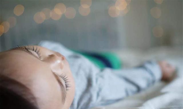 蚊虫|一觉醒来,儿子被蚊子咬成“香肠嘴”,妈妈心疼又不知所措