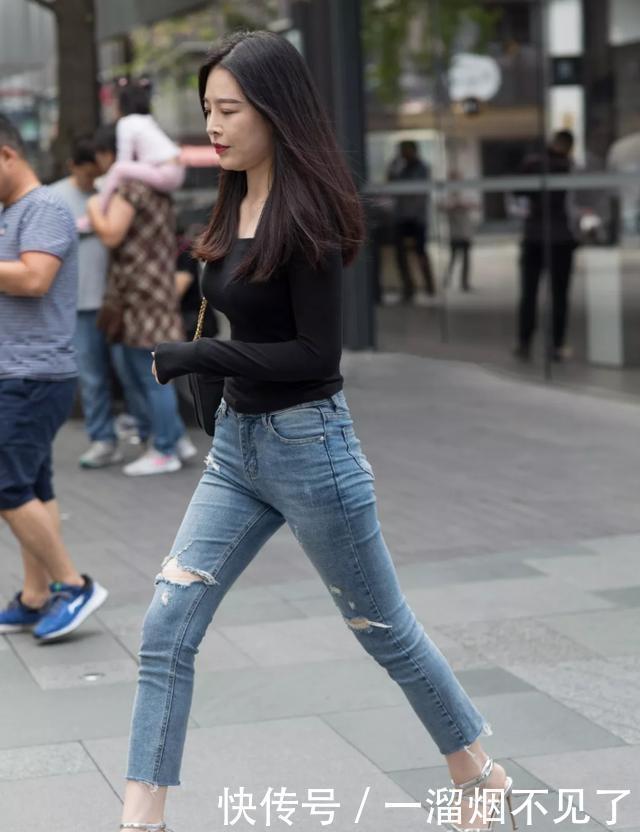 T恤|修身圆领T恤搭配破洞牛仔裤,时尚又显气质,轻松穿出优雅女神范