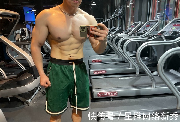 身高|身高不够肌肉来凑,擅长力量训练,拥有高耸入云的迷人斜方肌!