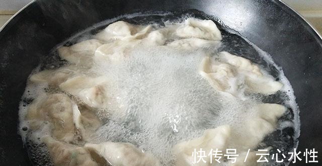 冷天,我常买它包饺子,泡好切碎拌进肉馅里,脆嫩鲜美,吃着真香