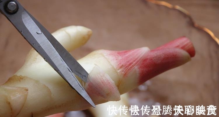 醋泡姜|夏天要常吃生姜，和醋是绝配，我家每周吃3回，很多人不懂有啥用