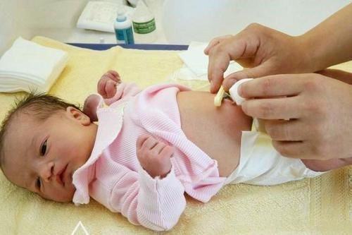 孩子|新手妈妈一时手欠,宝宝患上“败血症”进ICU,医生怒斥妈妈无知