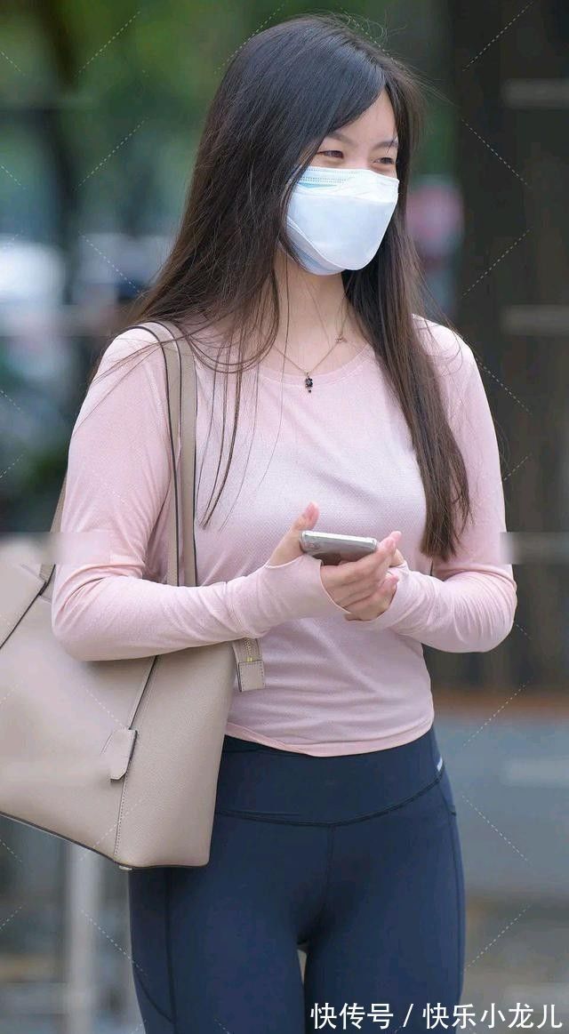 休闲 个性十足的瑜伽裤更显街头休闲风格,优雅舒适全都有,又酷又飒