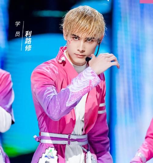 内娱选秀真没救了,《创4》选手初舞台学3天,中文老师被拉来赶场