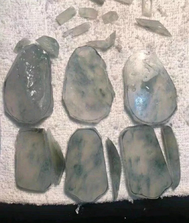 喜获|极品赌石现场切开,喜获6块冰玻大牌,心脏跳不停!