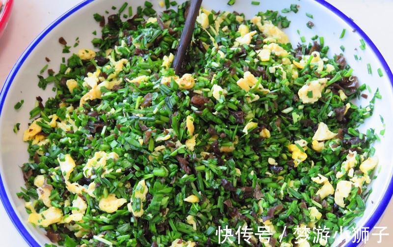 面食我家就爱这样做，馅料鲜美营养，外壳金黄焦香，总吃不够