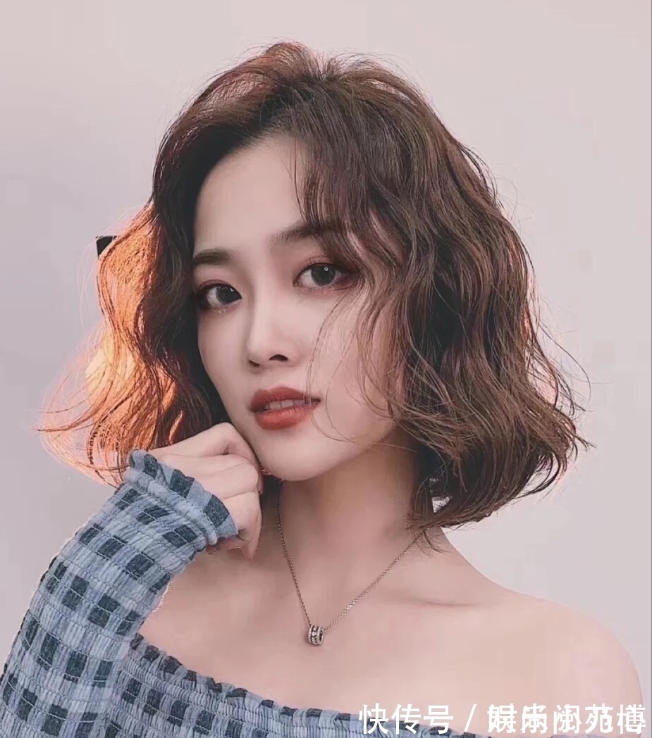 减龄 女人的“短烫发”有多迷人,瞧这5款就知道了,气质减龄学着点