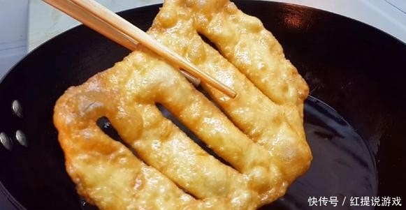 早上给家人炸点油饼,一口酥脆,搭上一碗豆腐脑,吃完浑身舒坦