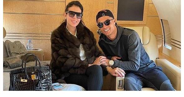 英超联赛|C罗带未婚妻回老家！乔治娜穿貂皮大衣遮孕肚，如今贵妇气质十足