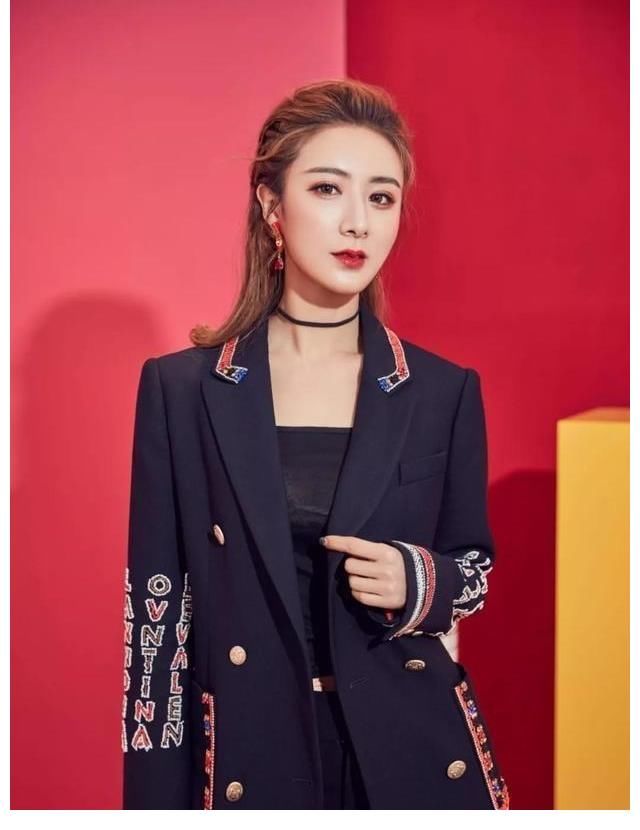 品牌方|李佳琦薇娅与欧莱雅暂停合作，有人站主播，有人站品牌，谁错了？