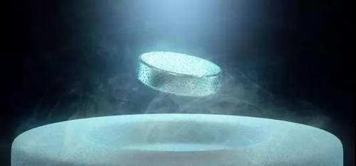 你敢摸它吗这个积木的温度接近绝对零度，它或许是宇宙最冷的物质了