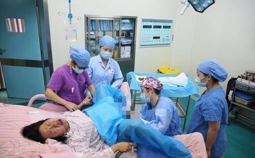 小婷|顺产究竟多“考验”妈妈?一组图带你领略,什么叫做为母则刚