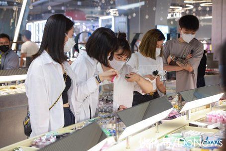 美妆|HAYDON黑洞：一个敢于卖小样、打造充满城市文化门店的创新者