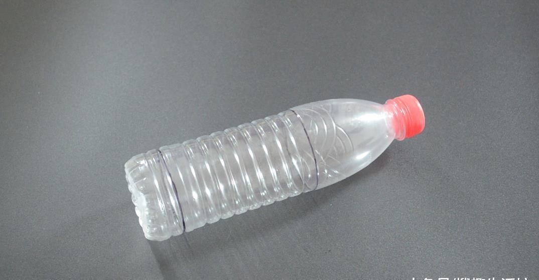 妙用|废弃的塑料瓶简单剪几刀, 放在家里有大用处, 看完你会感谢我的