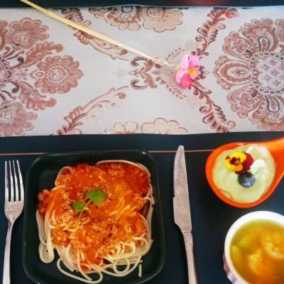 减脂快手早餐:番茄肉酱意面,角瓜虾仁汤,酸奶牛油果泥