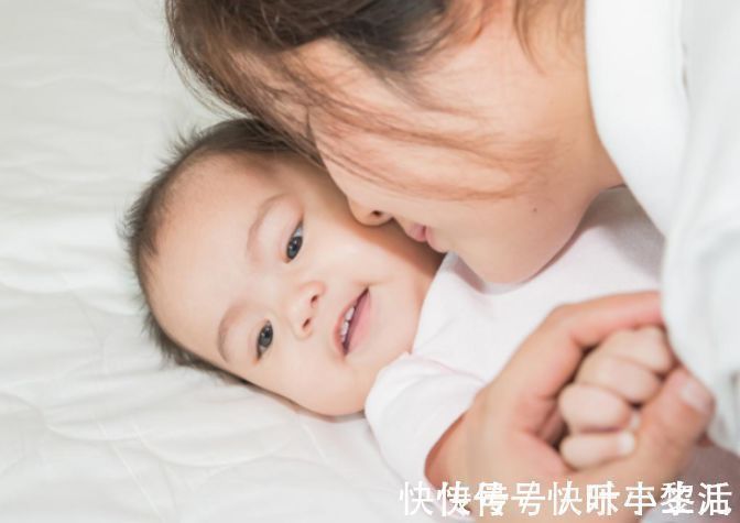 母乳喂养|为啥吃母乳的宝宝体格“倍儿棒”? 母乳具备的优点,奶粉难模仿