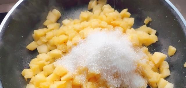 苹果派|宅在家里做一个香甜苹果派,简单又好吃,开启苹果新吃法