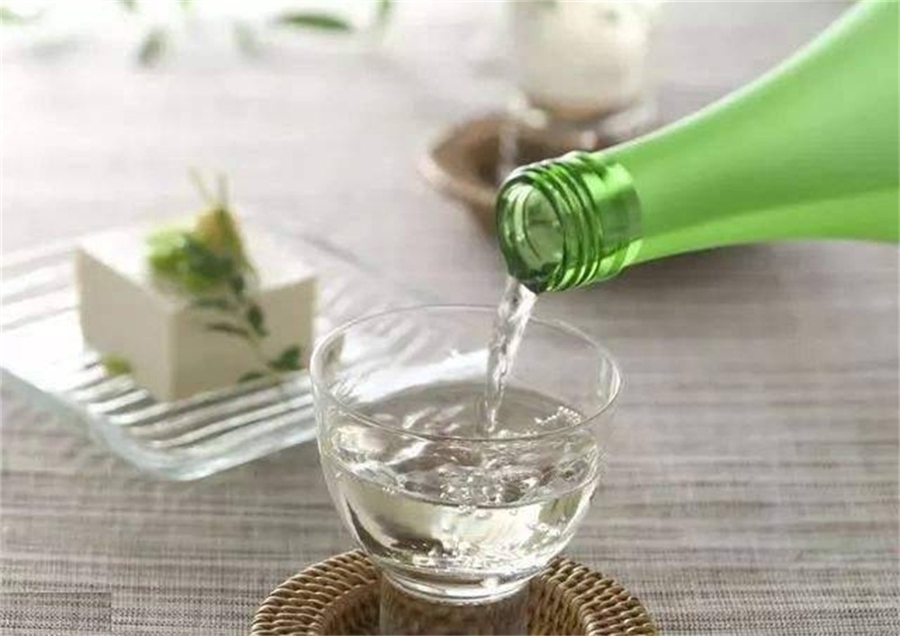 酒精度|白酒为什么会辣?酒精度数越高就越辣吗?