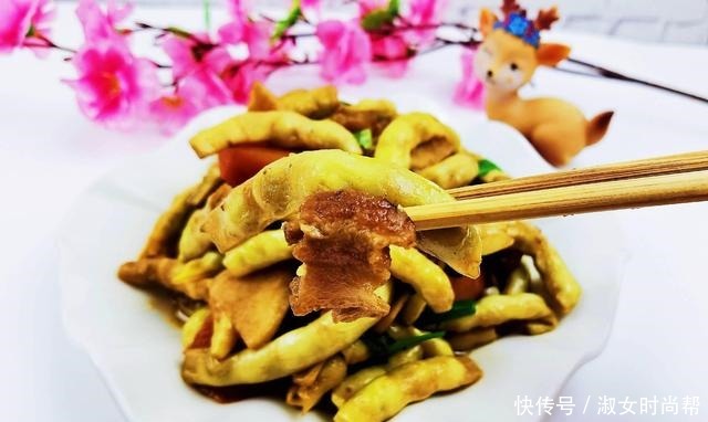 它是“天然解毒草”，三天两头吃1次，清理肠道，便秘去无踪！