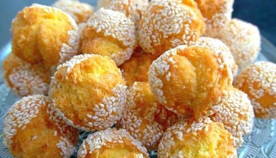 1碗面粉2个鸡蛋,做好吃的开口笑,香酥可口,大人小孩都爱吃