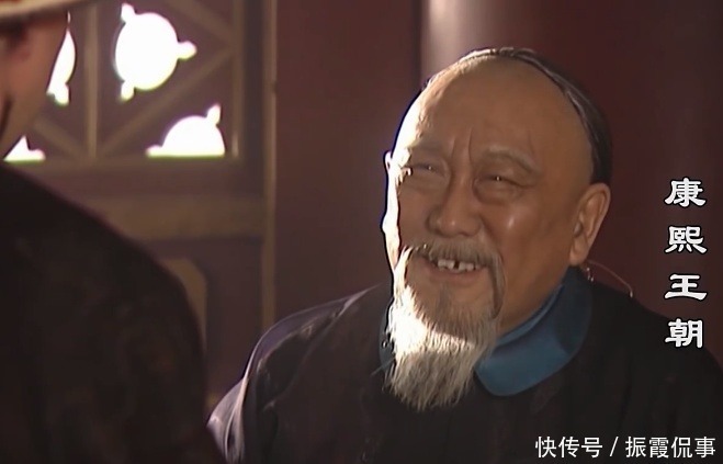 递给|康熙王朝中,当李光地递给明珠窝窝头时,为何明珠突然说有内奸?