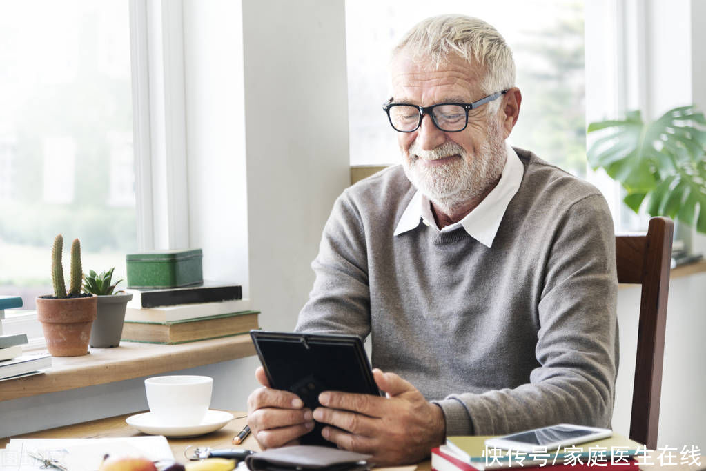 老人常忘事？做好4點多吃4樣食物，記憶力自然會好起來