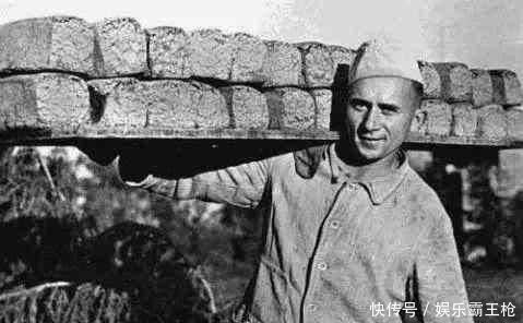 世界上最可怕的食物:黑面包有多牛?可以当板砖,咬一口能崩着牙