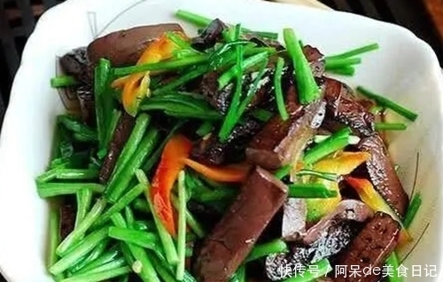 简单又下饭的家常炒菜,拌饭拌面卷饼吃,太过瘾超解馋!