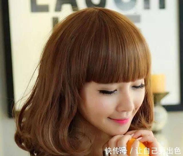 发量少?别总扎马尾!发型师透露“3种卷发”,显头发多又精神!