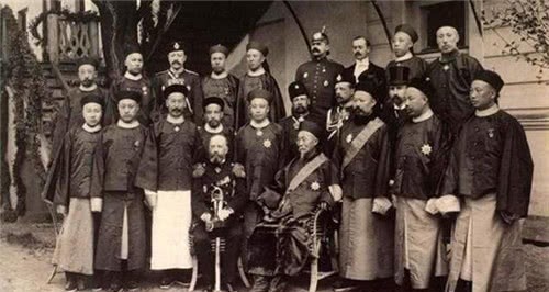 机枪|李鸿章第一次见马克沁机枪,没有先问价格,只问了3个问题