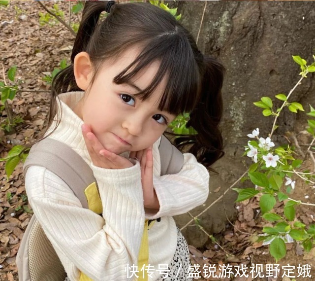 小女孩|鬼灭之刃,六岁萝莉cos堕姬引发争议,父母解释牵强,行动已证明