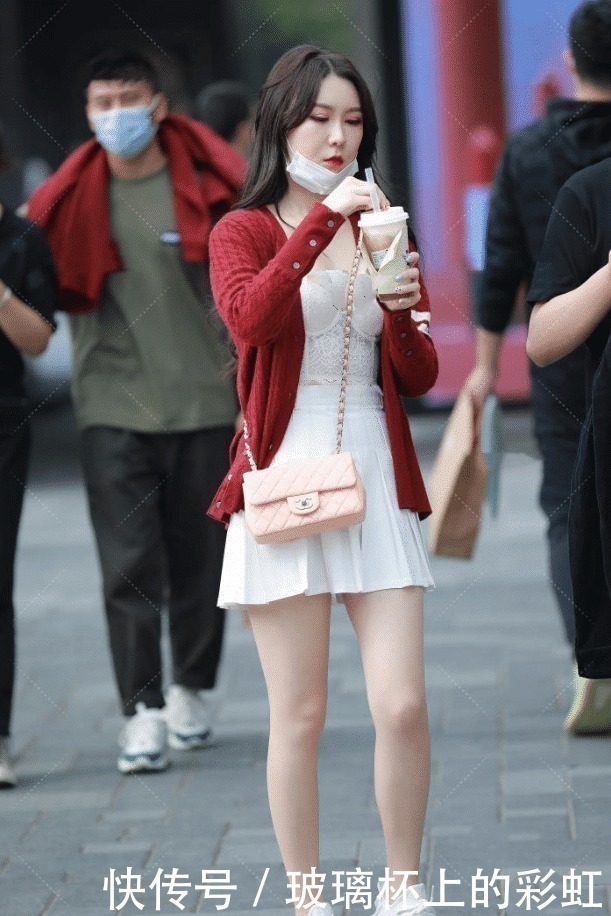 外套|打底衫这么薄款，外套也太厚实了，换掉它更好看吧