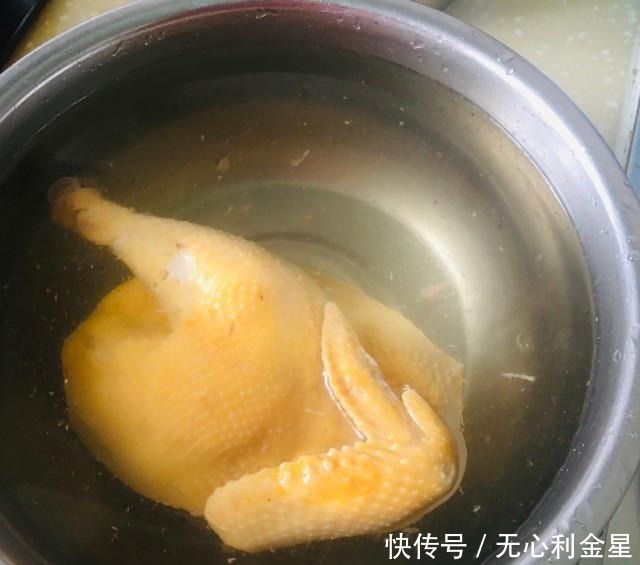 家庭版白切鸡,做法简单,鲜嫩无比