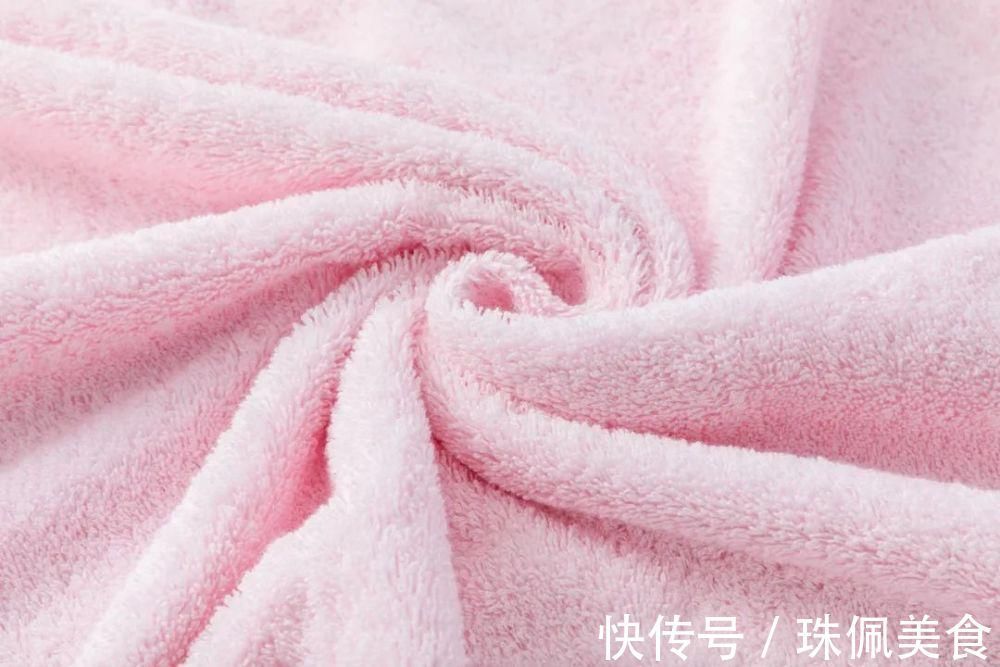 浅色|毛巾用得又脏又滑，简单一个清洗窍门，毛巾跟新买的一样洁净如新
