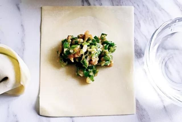 燕阵|趣味早餐食谱：又大又好吃的韭菜鲜肉大馄饨