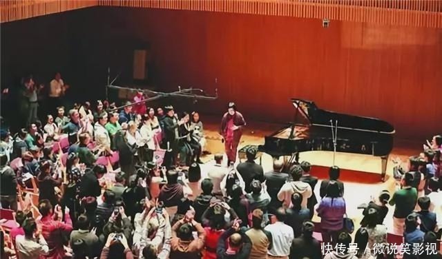 这个中国阿姨,用600场表演征服欧洲,王思聪称比郎朗厉害多了