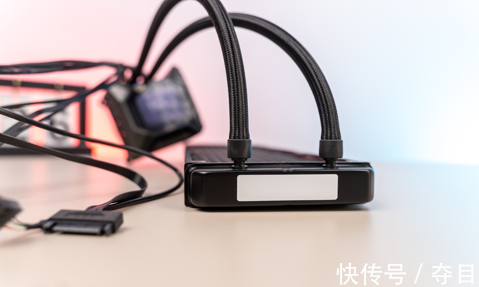 冷排|外观精致漂亮，性能非常强大、微星寒霜K360一体式水冷散热 评测