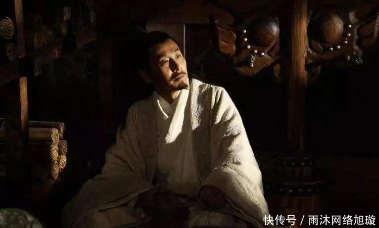 夫差|吴国大夫伍子胥,临终前为何命家人挖他双眼挂城门上,只想见此事