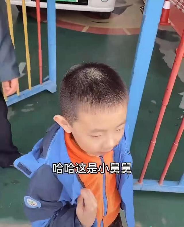 大爷|外甥女接小舅舅放学,被门卫大爷误认是妈妈,舅舅:这是我外甥女