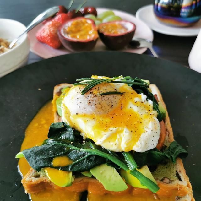 “唐悠悠”邓家佳居家变厨师,食美人更美